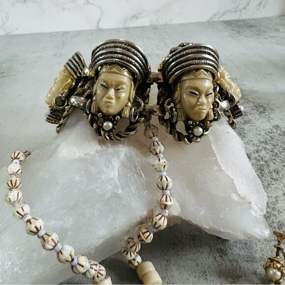 Selini Thai Princess Bracelet, Earrings Ring and Necklace set of 4 pieces - Picture 2 of 16